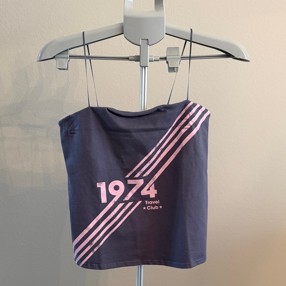 1974 Travel Club Smoky Blue Top with Pink Accents